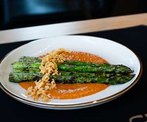grilled asparagus with manchego cheese